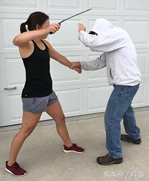 防身自卫反击技巧,自卫武器防身招数