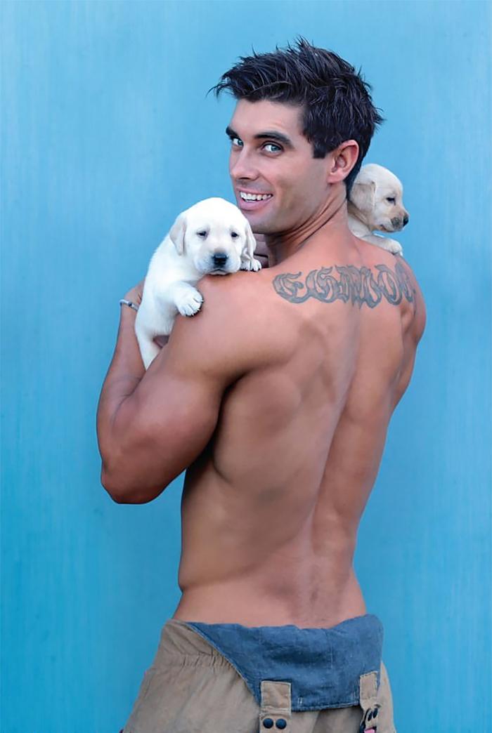 消防员露腹肌照片帅气,消防员腹肌帅气视频