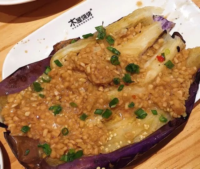 广州岗顶美食街,岗顶地铁口美食街