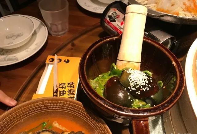 广州岗顶美食街,岗顶地铁口美食街