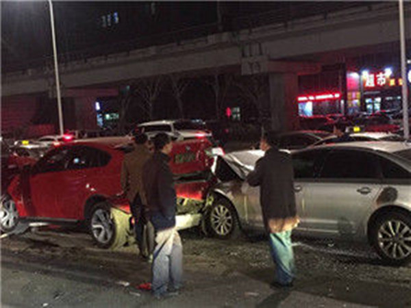 脚垫卡住刹车注意事项,脚垫影响刹车咋办