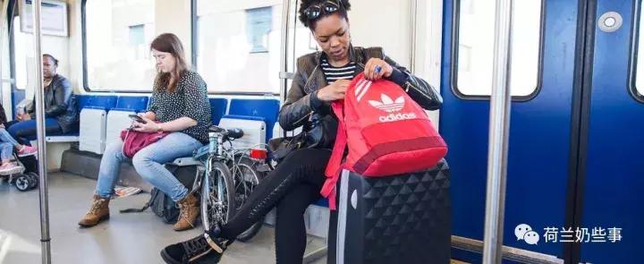 荷兰出境最多能带多少欧元,到荷兰能携带多少欧元