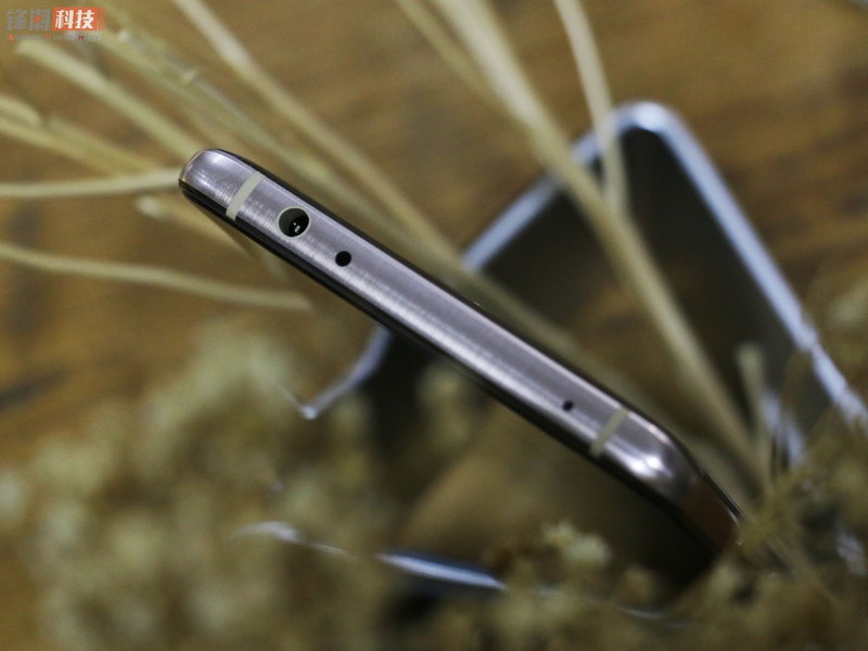 华为mate10深度上手体验,用了一年的华为mate10感觉如何