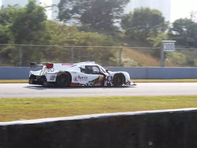 耐力赛绝非无休止地“画圈”,而是用轮胎来拓宽的哲学