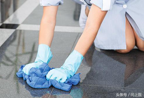 高中生膝盖疼痛的原因和解决方法,爬楼梯膝盖疼痛的原因和解决方法