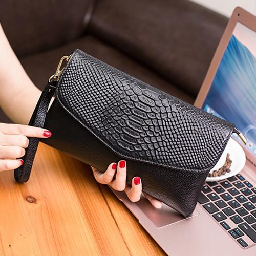 这些包包因为她们的出现而变得光彩夺目,不会搭配的女孩值得收藏