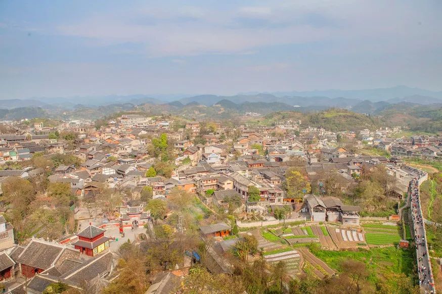 花安高速花溪段,花安高速沿途景区