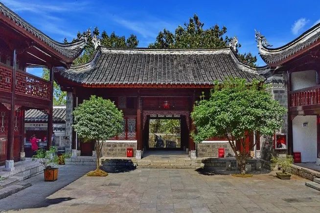 花安高速花溪段,花安高速沿途景区