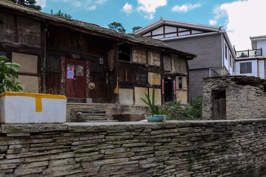 花安高速花溪段,花安高速沿途景区