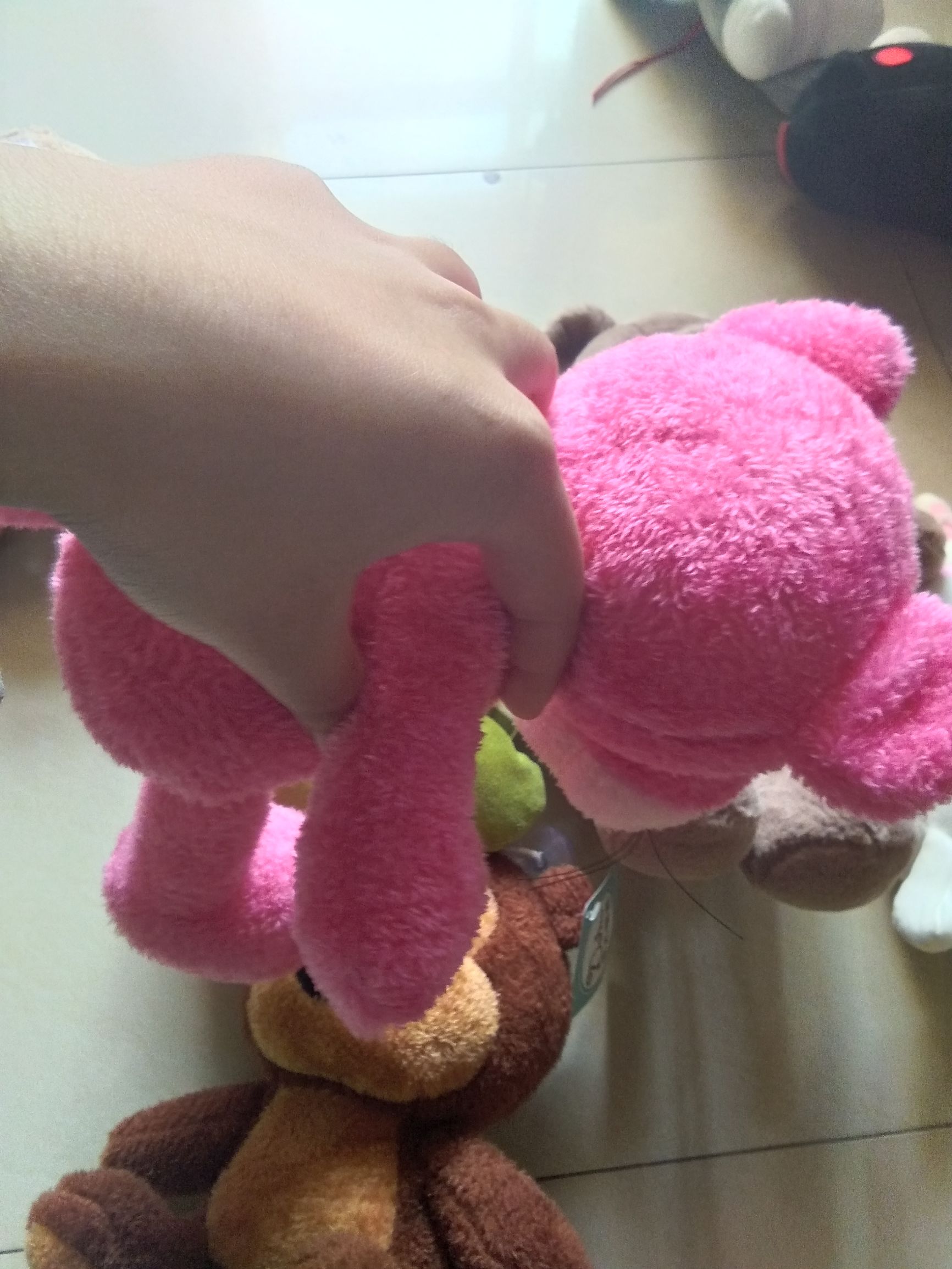 抓娃娃不用钱就能抓到的技巧,10元抓娃娃最好的方法