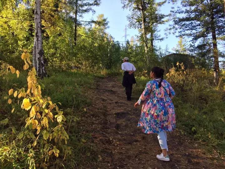 坐火车穿越俄罗斯西伯利亚,欧洲火车途经小镇