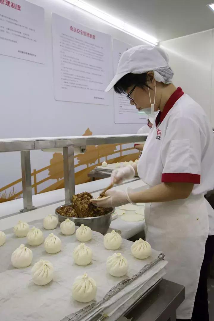 这个来自台湾的包子，香到连手指都想吞下去！吃了就上瘾！