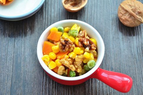 核桃仁广东家常菜,广东粤菜松子仁炒粟米