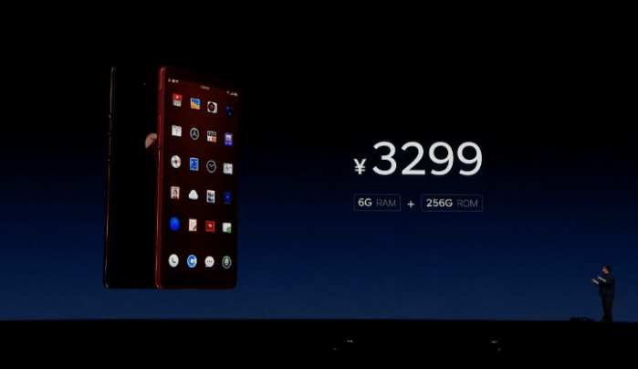 老罗用的手机发布会上讲售后,老罗很朴实的一场高科技发布会