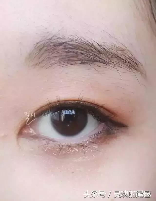 内双眼皮怎么画眼妆才好看,单眼皮日常眼妆怎么画显大又干净