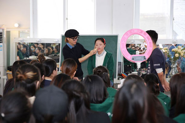 美容化妆培训学校十大排名,十大美妆培训学校排名前十