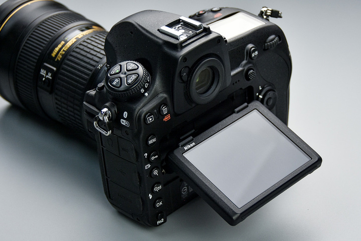 尼康d850可以碾压同价格的微单吗,尼康d850与尼康d5连拍对比测评