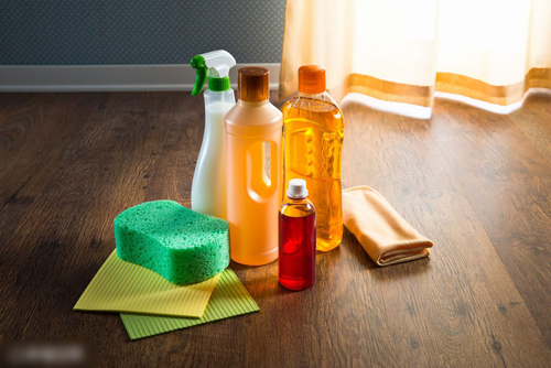 木地板上有饭粒粘着怎么处理清洁,木地板缝隙沉积性污垢怎么清洁