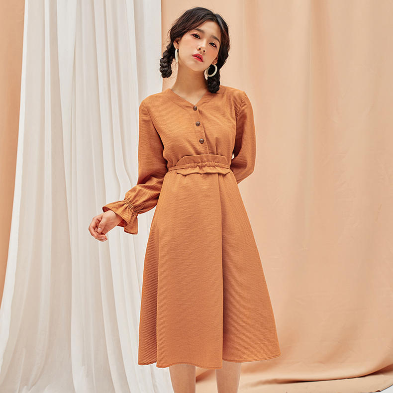 穿高腰裤肚子就胀怎么回事,穿高腰裤小腹凸起