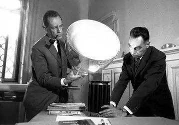 灯具的演变历史图片,中国与国外灯具设计理念对比