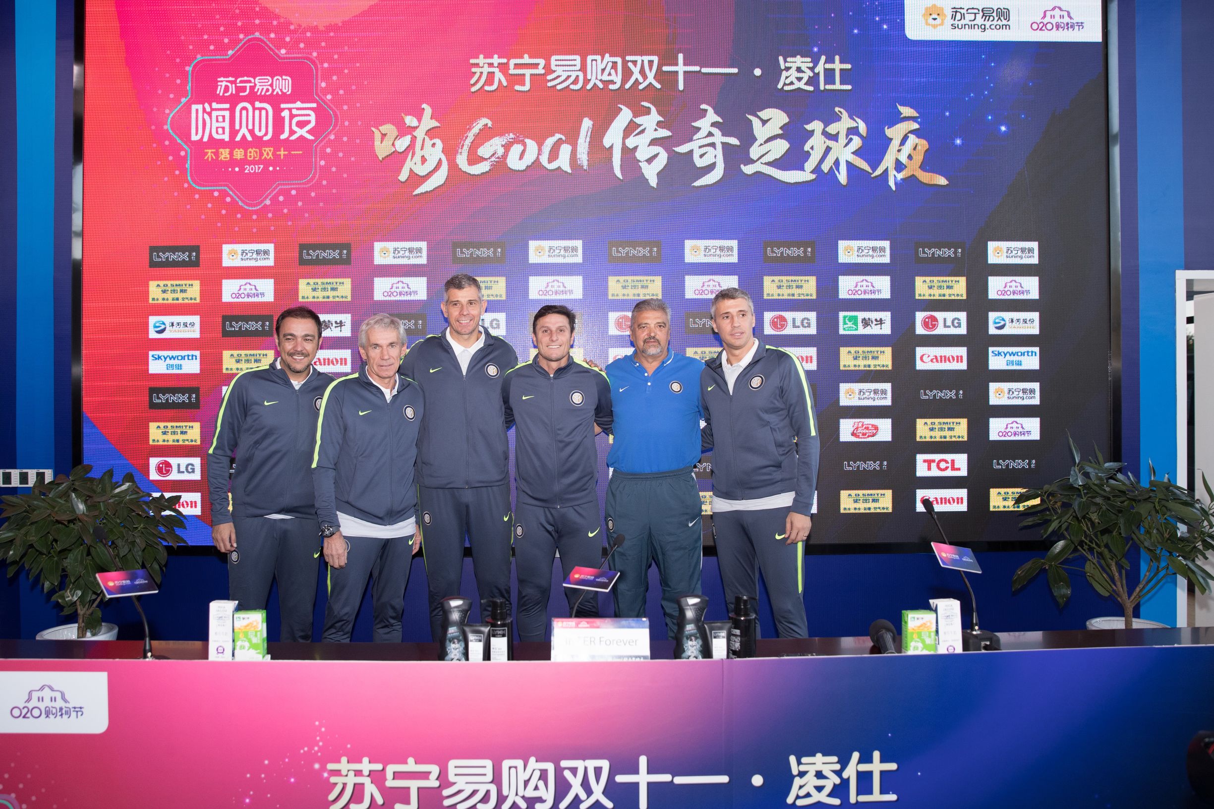 这个双十一，男同胞晚上不再寂寞，因为要去看苏宁嗨Goal足球赛！