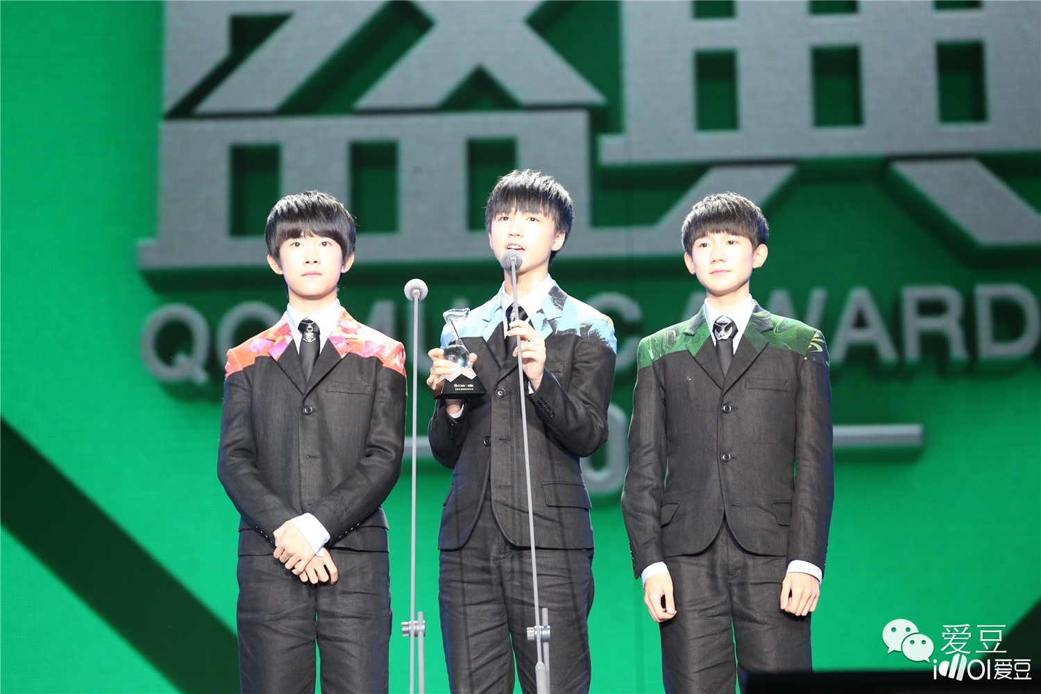 qq音乐盛典bigbang,qq音乐盛典bigbang领奖合集