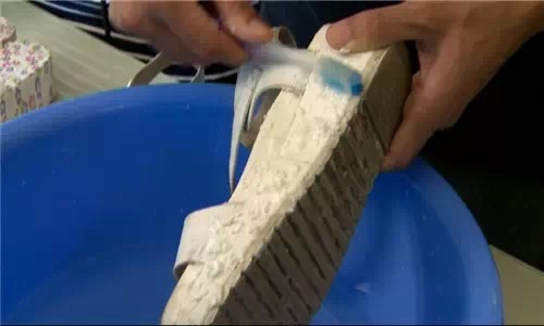 处理鞋子发黄的方法,牛津布鞋子发黄清洗方法