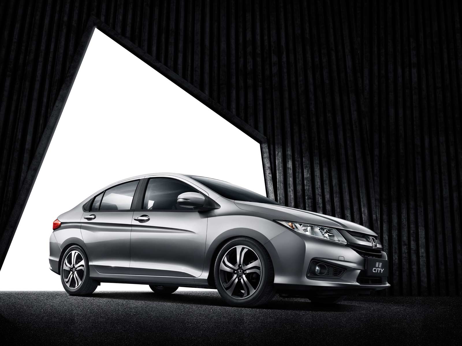 汽车小百科全集,雅阁汽车详细介绍