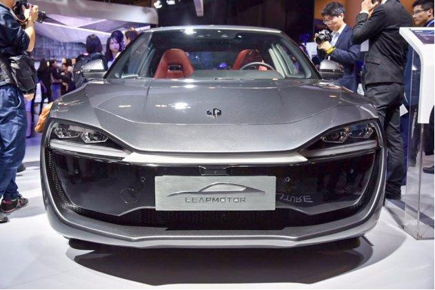 这款国产跑车颜值很帅气，充一次电能跑半个省，仅售15万