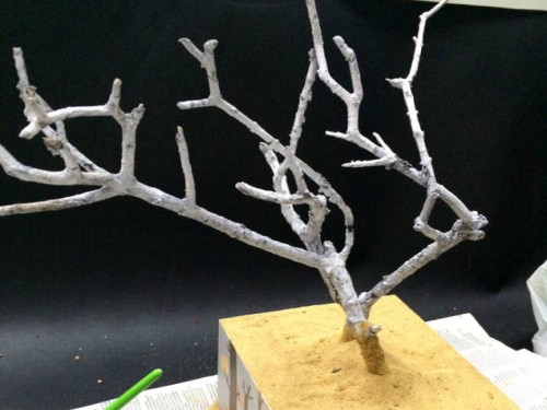 教你用旧盒子和干树枝制作盆景首饰架