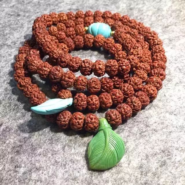 地摊手串为什么便宜,十种手串都是地摊货