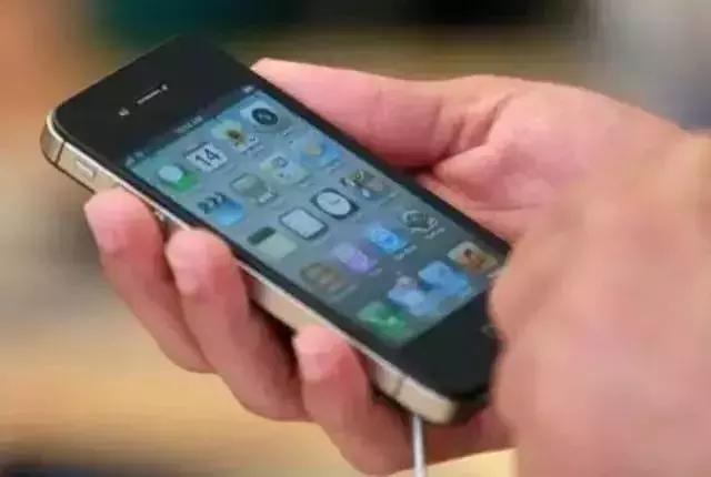 手机到了20%左右电量下降得特别快,手机只剩10%电怎么办