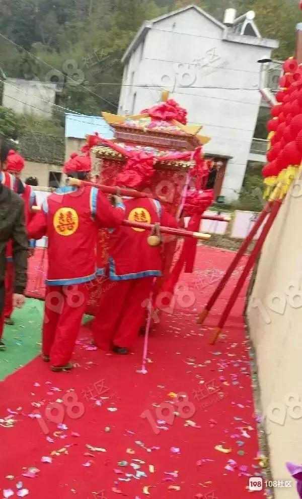 绍兴又双叒叕现土豪婚礼！摩托机车队迎亲，10层大酒店做嫁妆！