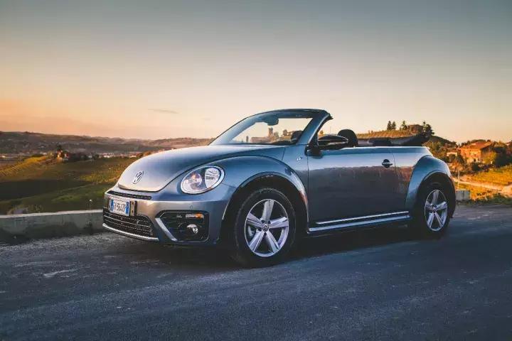 大众甲壳虫敞篷版高速体验,甲壳虫海外版