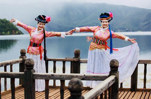 摩梭人，一个最会恋爱的民族，一生都在谈恋爱