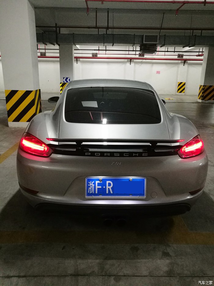 地下车库偷保时捷是哪个电影,718caymangts银色