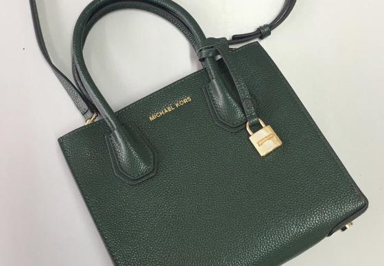 杨幂mk黑包包,杨幂mk包推荐