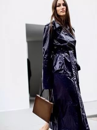 月薪5000的我是怎么存钱买房的,月入多少穿得起celine