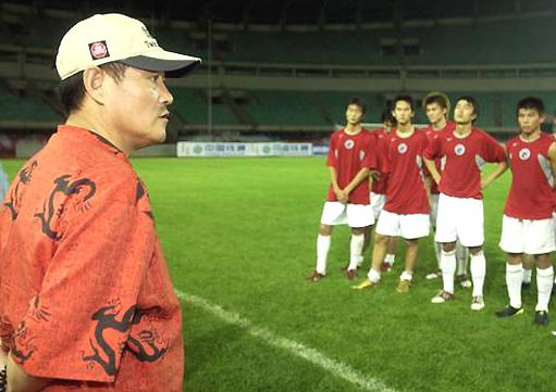 退出足坛的老板有哪些,那些退出足球的老板