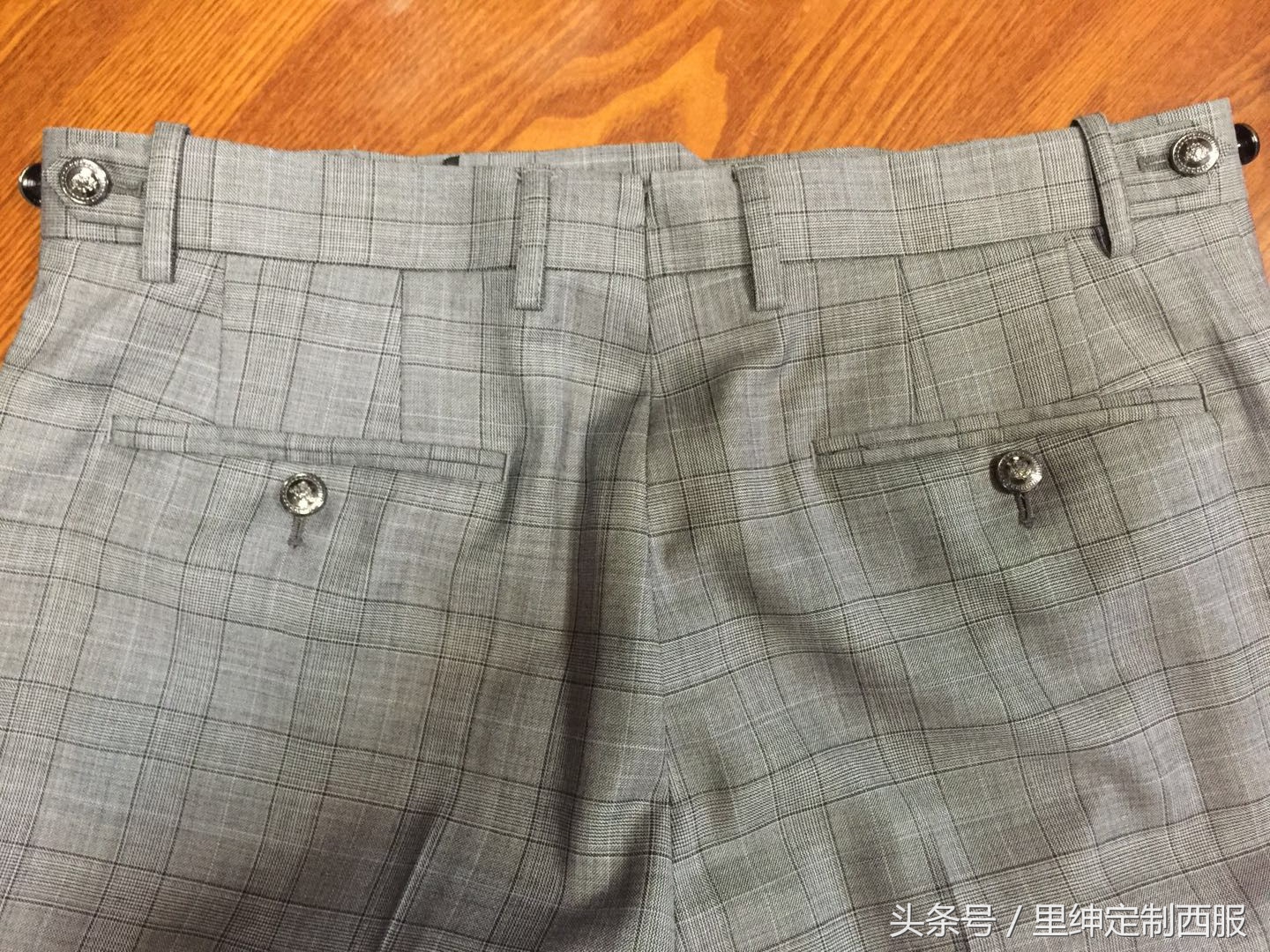 一条西裤的整体工艺,一条好的西裤如何搭配