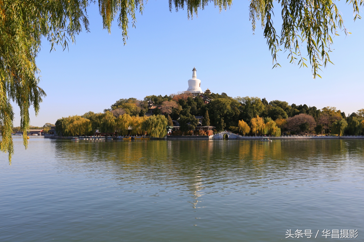 让我们荡起双桨的白塔是哪里,让我们荡起双桨和白塔的故事