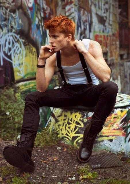 drmartens马丁靴棕色搭配,drmartens马丁靴穿搭