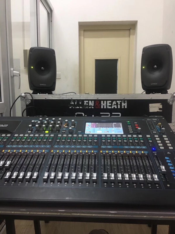 小钢炮第四代测评,真力8331评测