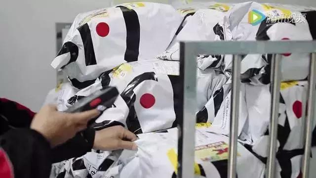 批评一下这种蛋糕，下手这么重！材料不要钱么