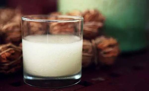 日饮三杯,日饮三碗鸡汤