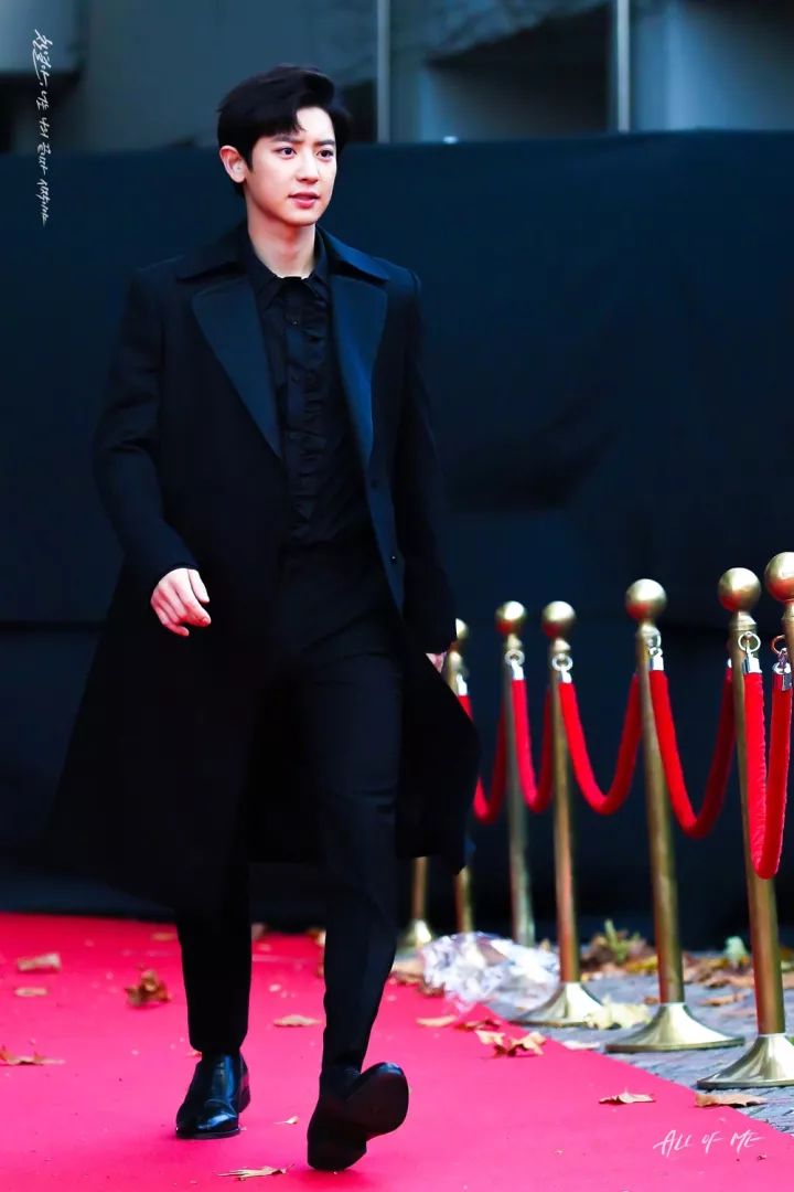 本周TA最潮｜水晶雪莉一酷一美防弹茶蛋*服私**完美碾压