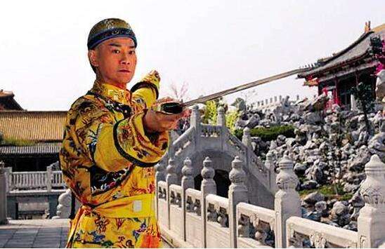 雍正康熙乾隆他们叫什么名字,康熙雍正乾隆他们皇帝谁当的最好