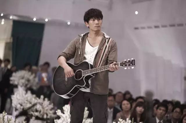 这是一部色而不淫,淫而不荡的电影