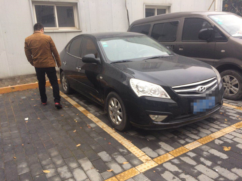 急卖二手车1万以下现代悦动,2021年5月现代悦动二手能卖多少钱