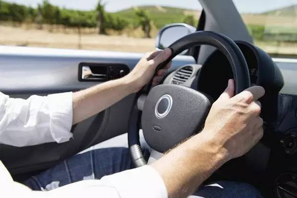 汽车高速发飘和车重有关系吗,车跑高速发飘是什么原因